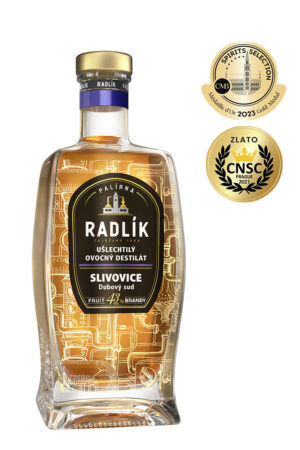 Oceněná Slivovice z Dubového sudu z Palírny Radlík